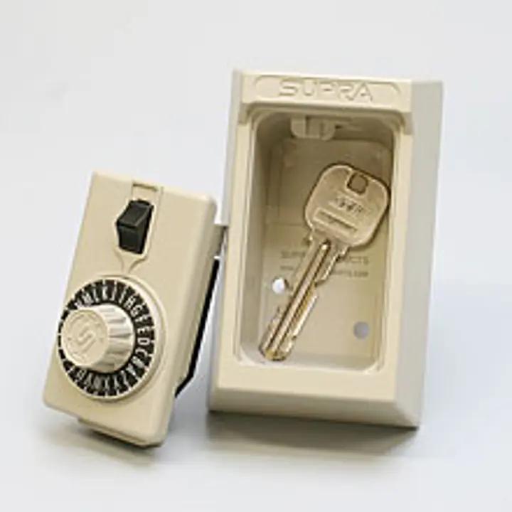 キーボックス・カギ番人（壁付け型ダイヤル式） - Master